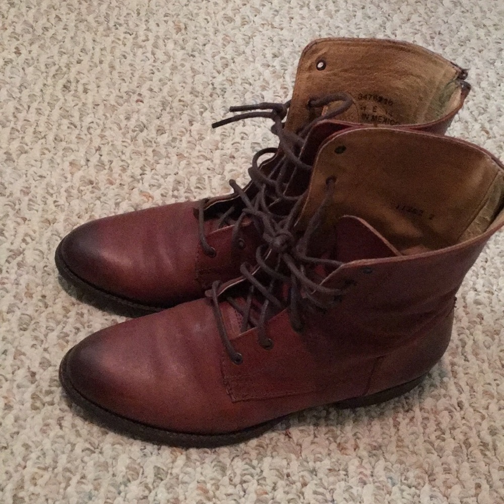Frye leather lace up ankle boots sz7